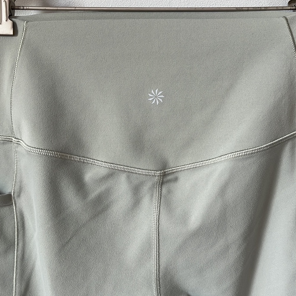 ATHLETA Women’s Salutation Stash 7/8 Tight Sage Green Yoga Running Pant LT - Picture 4 of 11